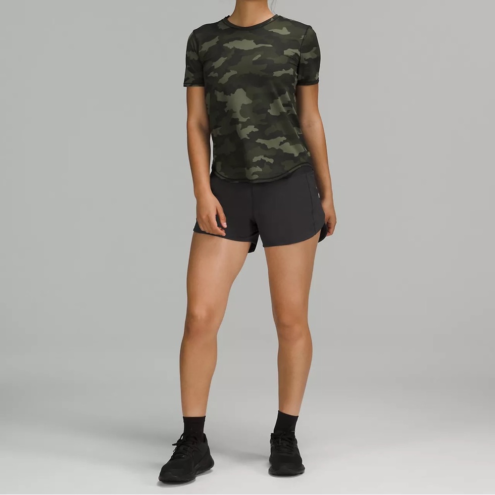 NWT Speed Up High-Rise Lined Short 4" in Black